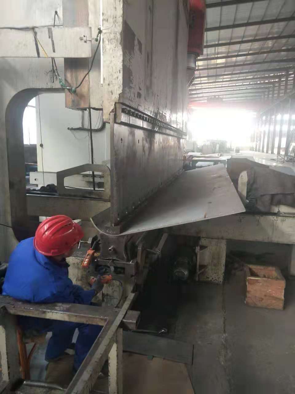 大型折彎機